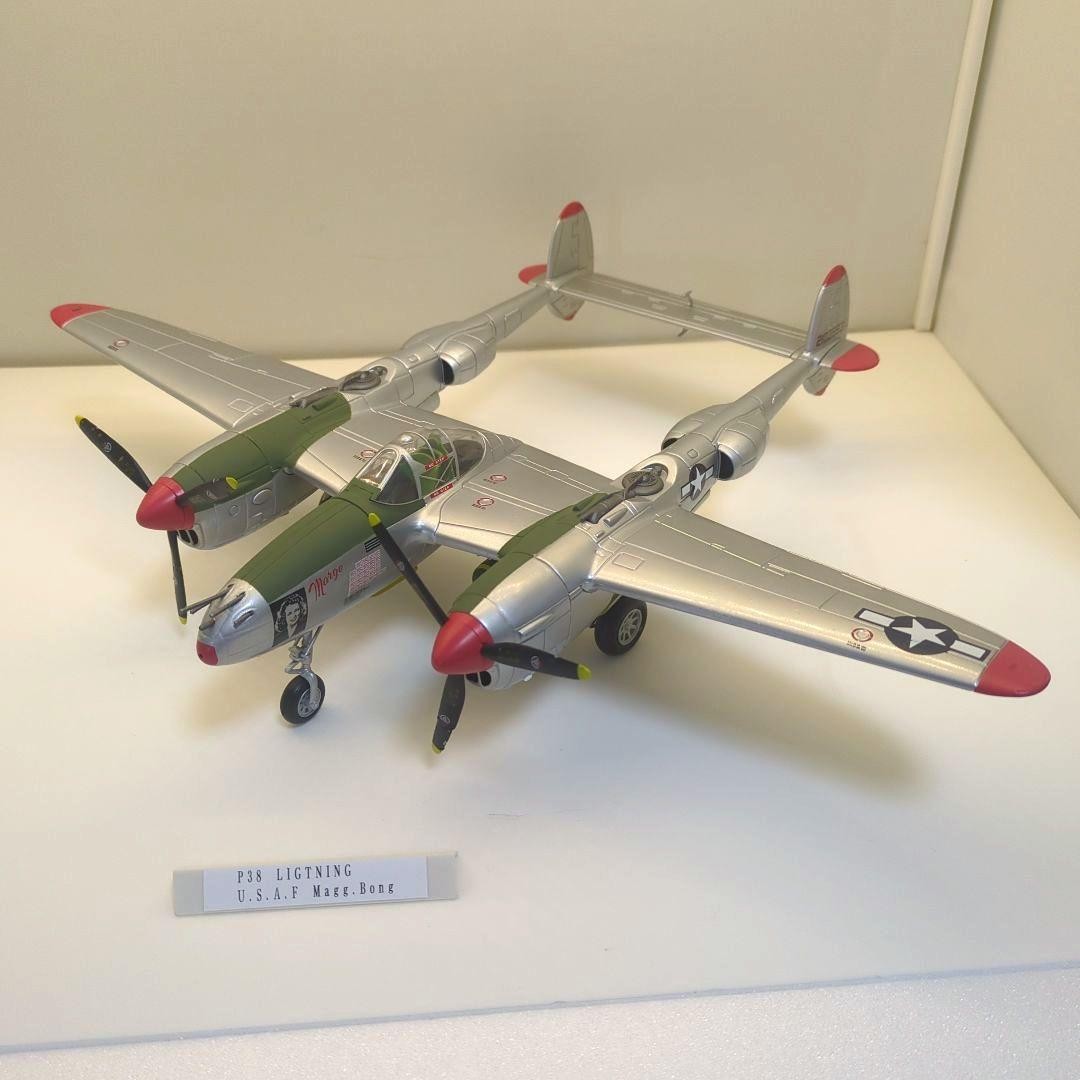 C.D.C. Italy 1/48 Lockheed P-38 Lightning Diecast Fighter Airplane Model C.D.C. Italy 1/48 Lockheed P-38 Lightning Diecast Fighter Airplane Model