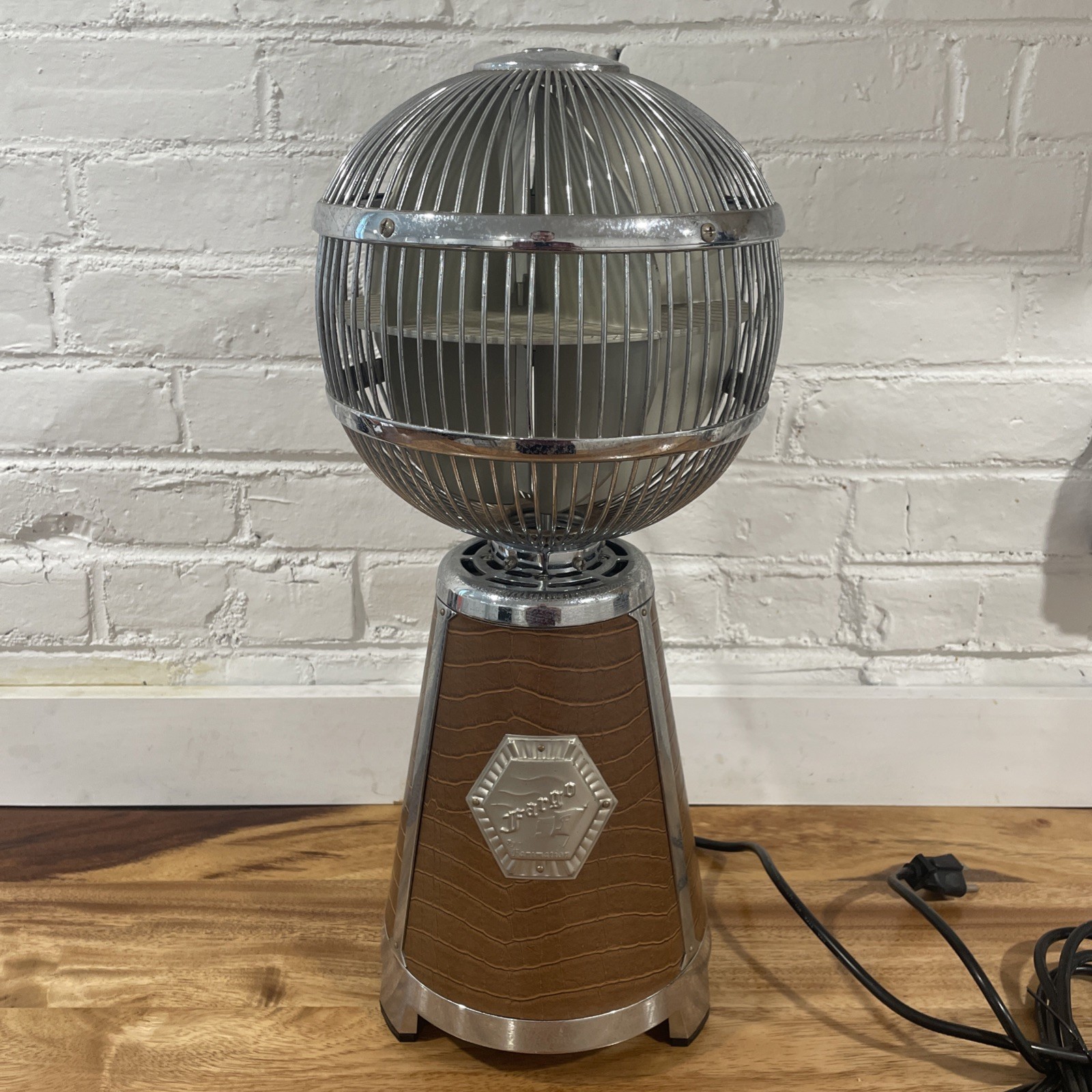 Fanimation Fargo Table Fan FP3320 Vintage Art Deco Globe 3 Speed Tested Working Fanimation Fargo Table Fan FP3320 Vintage Art Deco Globe 3 Speed Tested Working