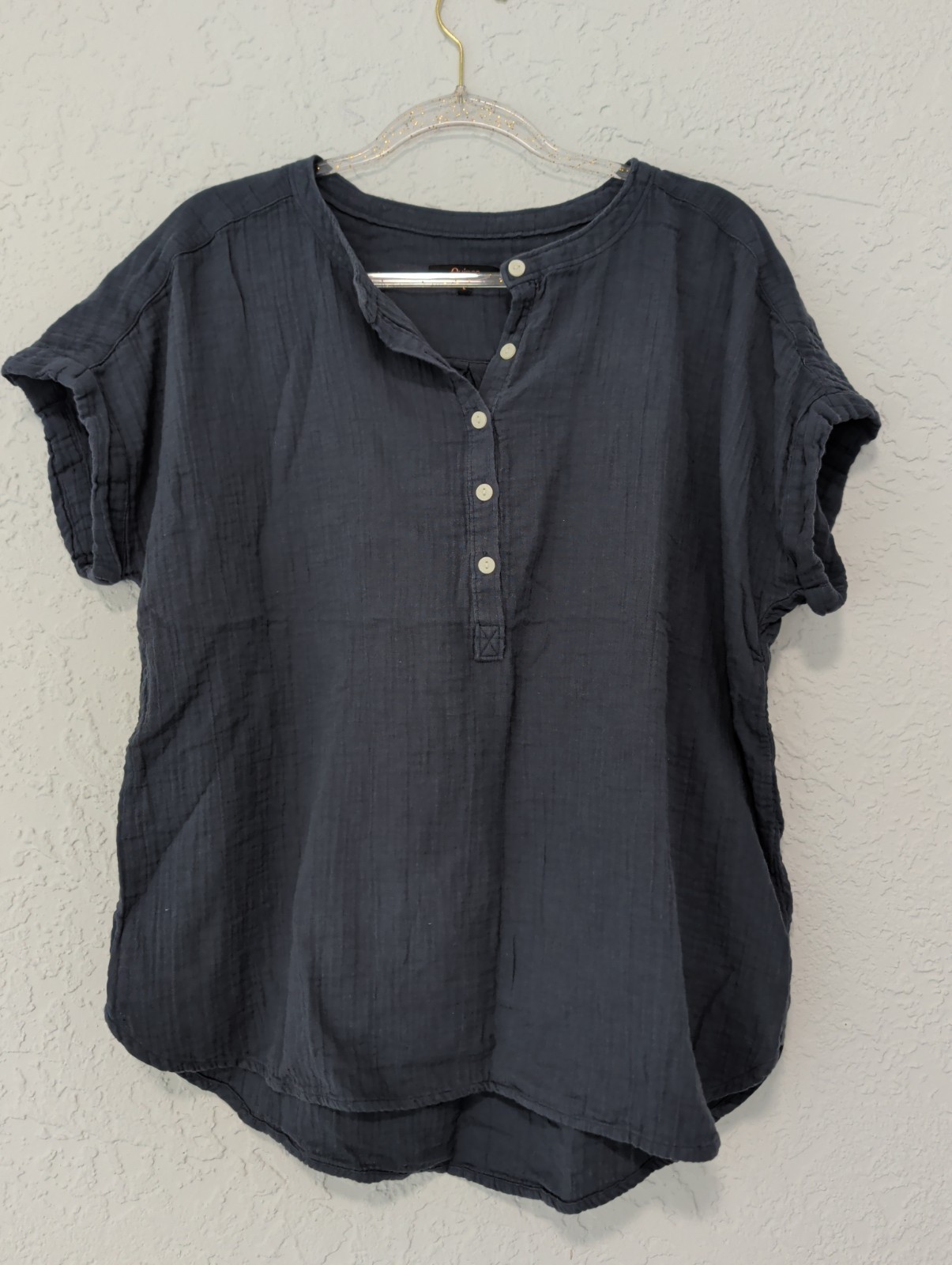 Quince 100% Organic Cotton Gauze Roll Sleeve Shirt Blue Size Large Quince 100% Organic Cotton Gauze Roll Sleeve Shirt Blue Size Large