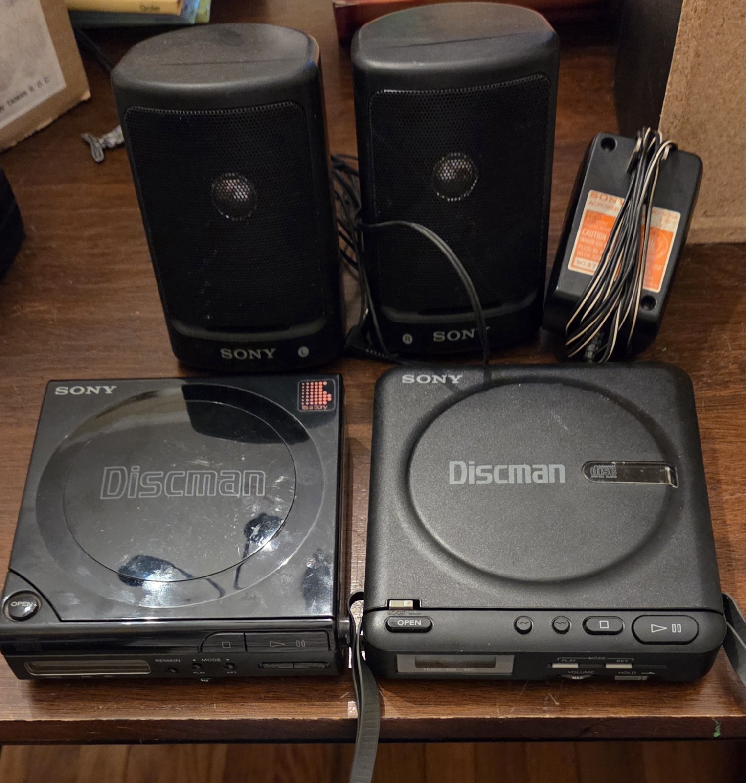 Vintage 1987 - 88 Sony D-2 & D-3 Discman CD Player Lot With Speakers *Read*