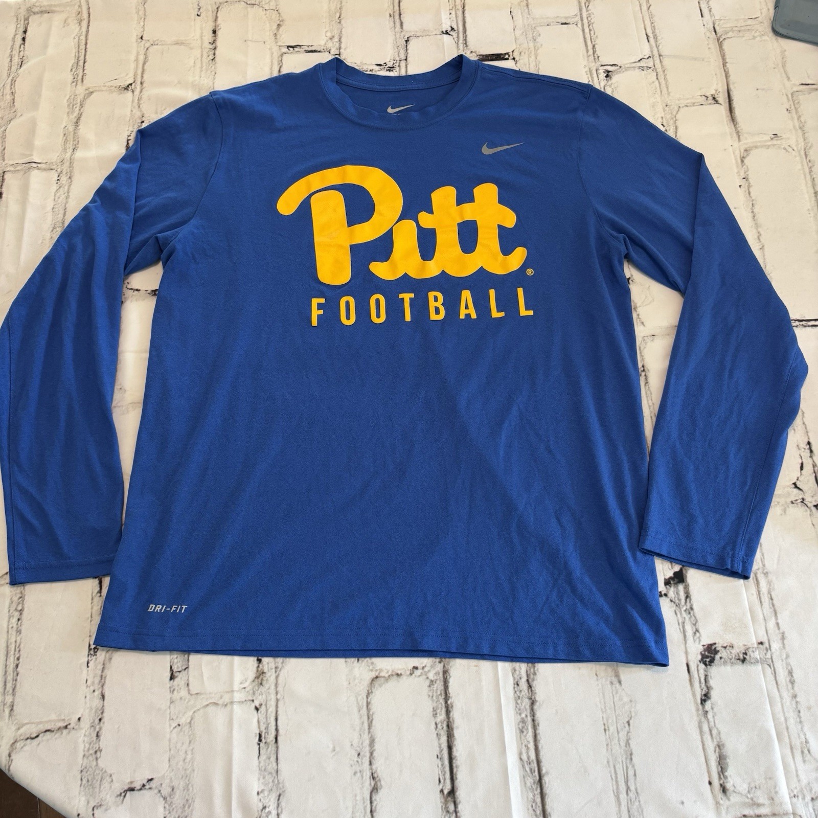 Mens Nike Dri Fit University of Pittsburgh PITT Long Sleeve Shirt Blue Yellow L Mens Nike Dri Fit University of Pittsburgh PITT Long Sleeve Shirt Blue Yellow L