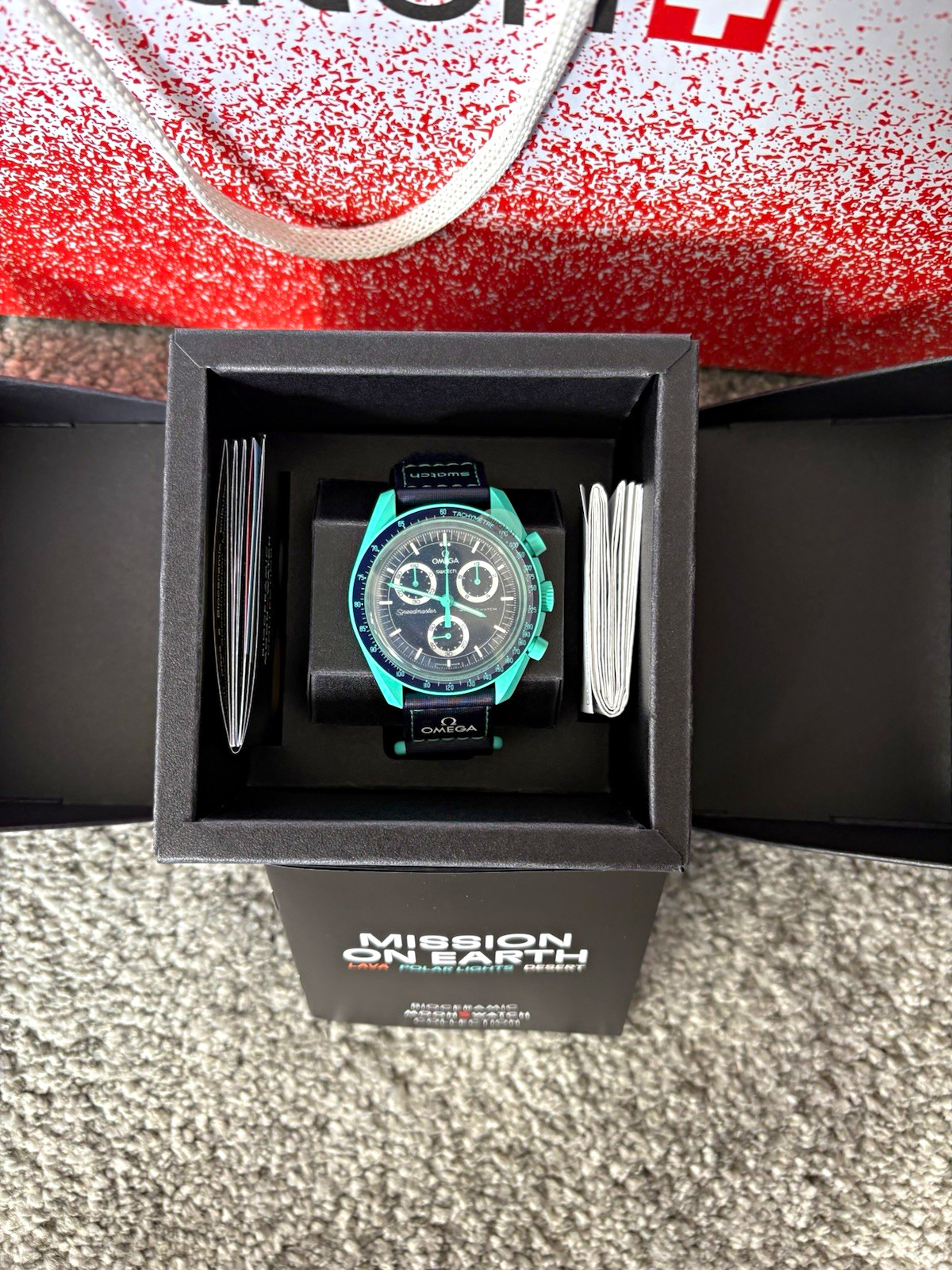 OMEGA x Swatch Mission On Earth Polar Lights 41mm Bioceramic Quartz Chrono Box OMEGA x Swatch Mission On Earth Polar Lights 41mm Bioceramic Quartz Chrono Box