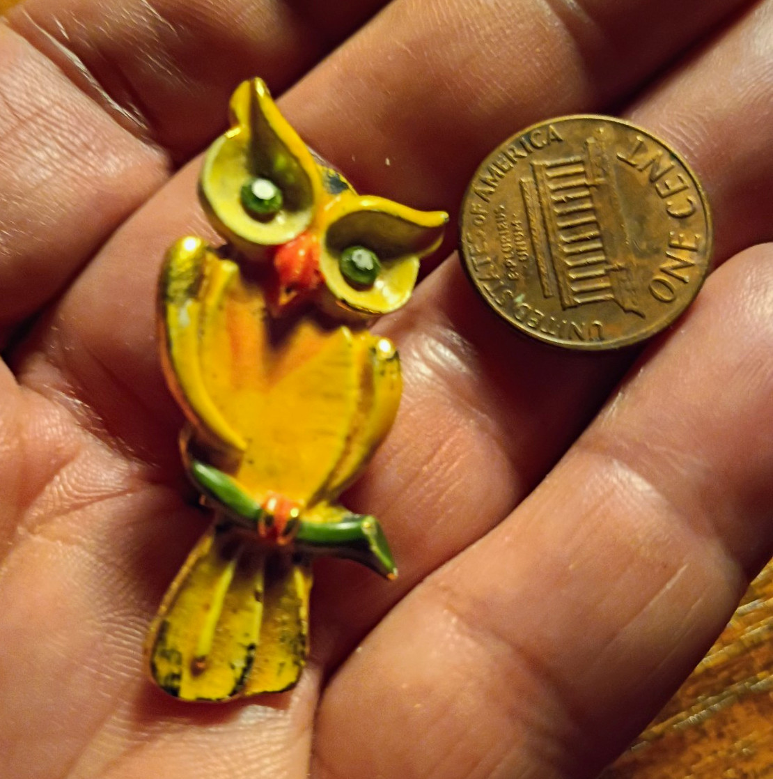 Vintage Original by Robert Enamel Owl Brooch Pin Gold Tone Whimsical Jewelry Vintage Original by Robert Enamel Owl Brooch Pin Gold Tone Whimsical Jewelry