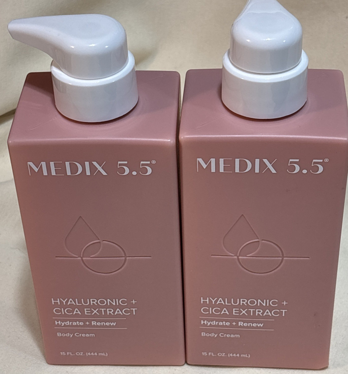 2 Pack MEDIX 5.5 HYALURONIC + CICA EXTRACT Hydrate Renew BODY CREAM 15 oz ea. 2 Pack MEDIX 5.5 HYALURONIC + CICA EXTRACT Hydrate Renew BODY CREAM 15 oz ea.