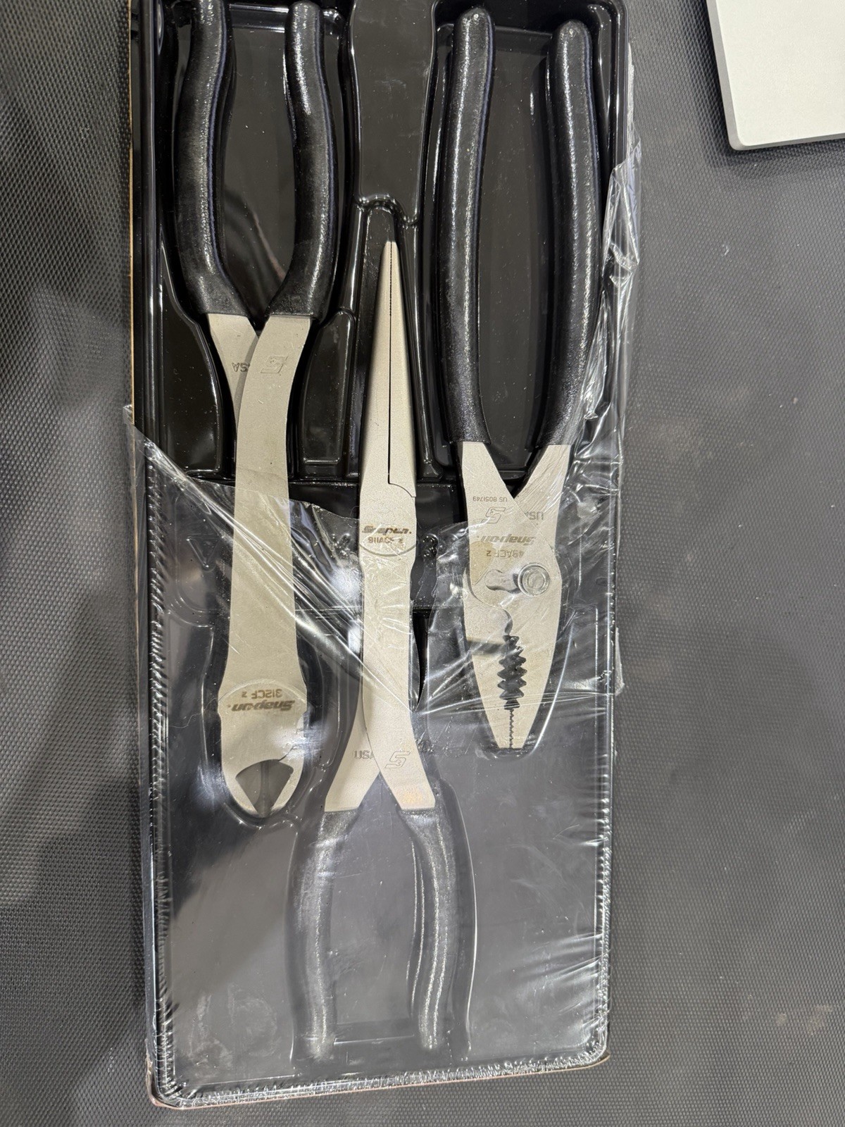 Snap-On Tools USA NEW BLACK 3pc Soft Grip Heavy-Duty Pliers Set PL330ACFBK 11\ Snap-On Tools USA NEW BLACK 3pc Soft Grip Heavy-Duty Pliers Set PL330ACFBK 11\