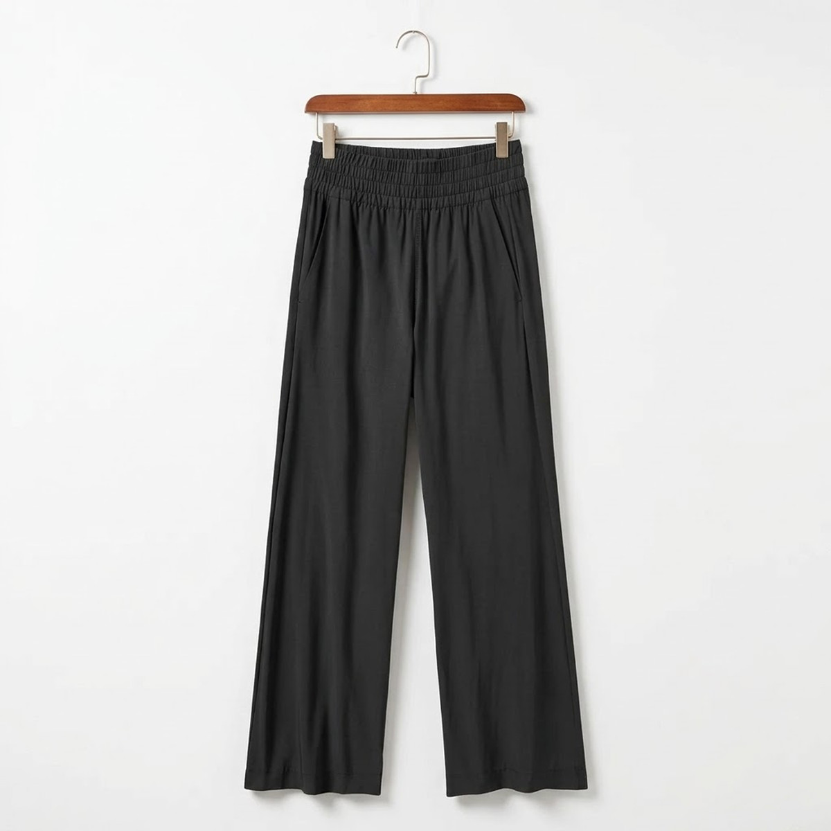 NWT Vuori Women\'s Villa Wideleg Pant, Black, Size Small, Regular, New
