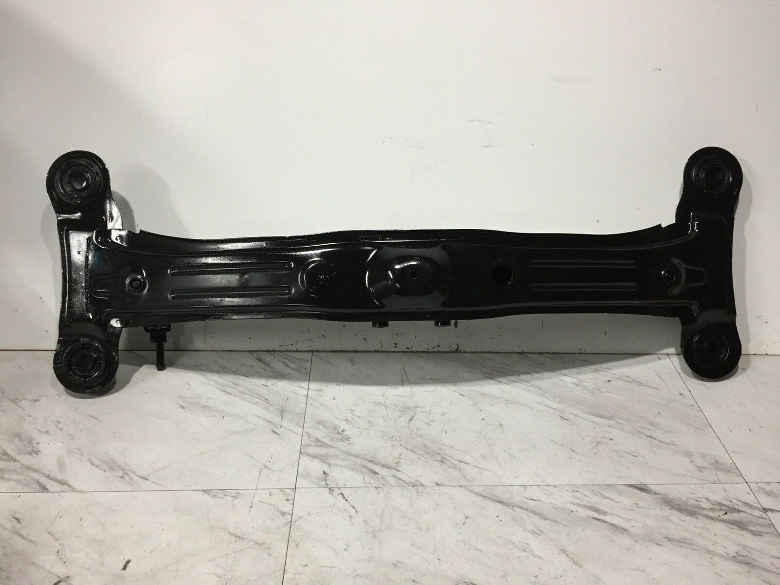 1992-96 Toyota Camry ES300 95 96 Avalon Rear Crossmember Sub K Frame subframe