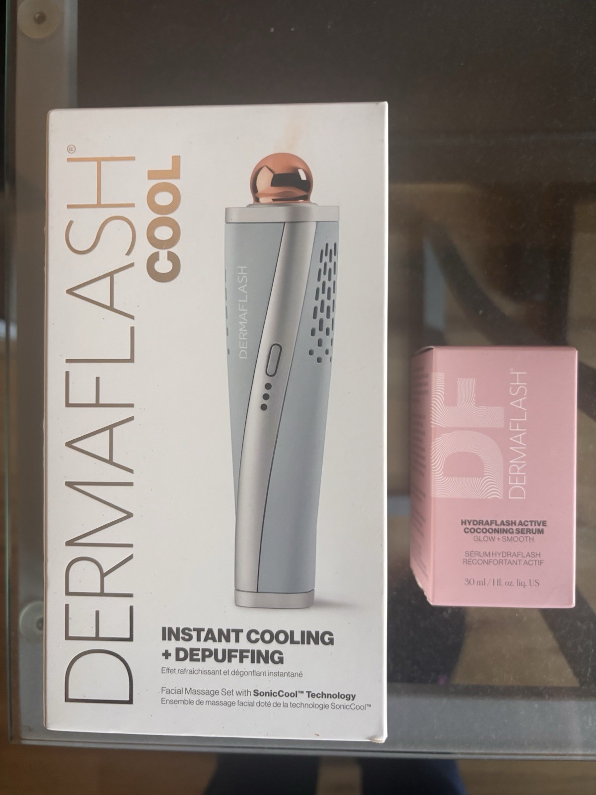 DERMAFLASH LUXE+ Facial Exfoliation Device + HYDRAFLASH Serum 30ml NEW DERMAFLASH LUXE+ Facial Exfoliation Device + HYDRAFLASH Serum 30ml NEW