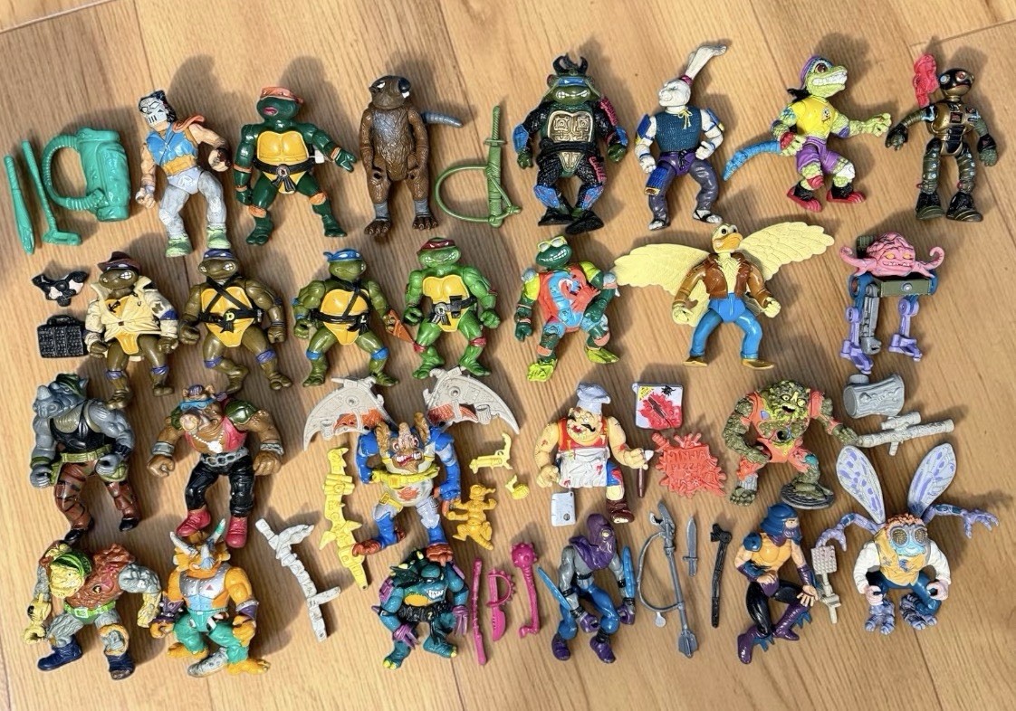 Vintage 1988-1992 Teenage Mutant Ninja Turtles 25 Figure Lot and Accessories