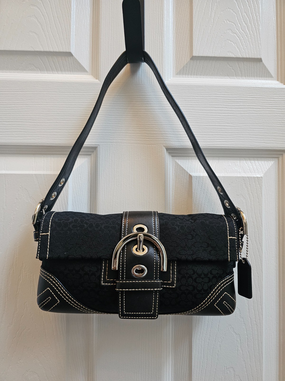Coach Soho Mini Black Vintage Signature Buckle Flap Shoulder Bag Y2K 2000s Coach Soho Mini Black Vintage Signature Buckle Flap Shoulder Bag Y2K 2000s