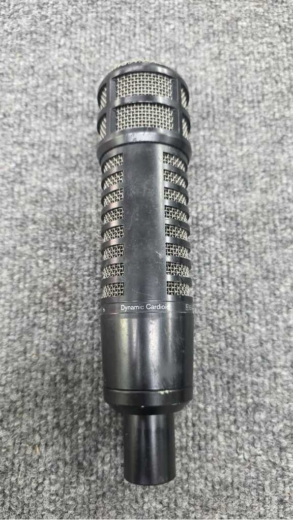 Electro-Voice RE320 Large Diaphragm Dynamic Vocal Microphone Electro-Voice RE320 Large Diaphragm Dynamic Vocal Microphone