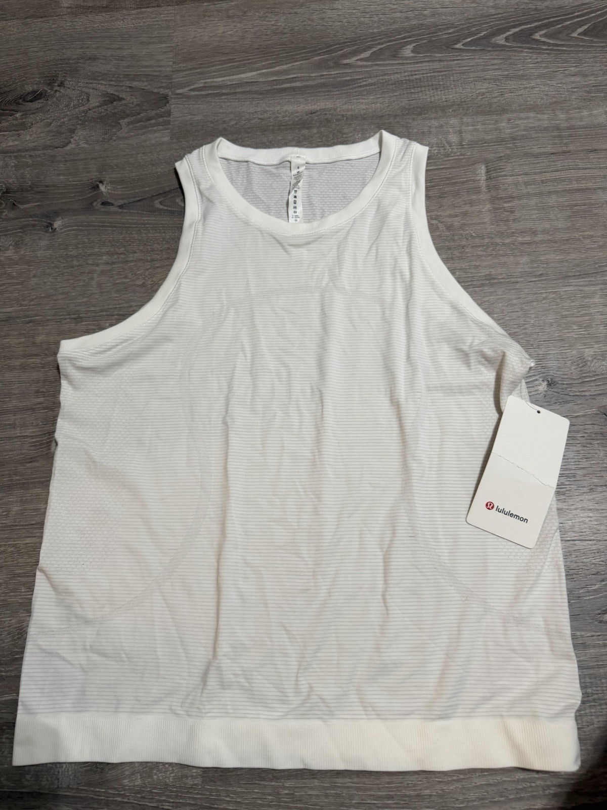 Lululemon Swiftly Relaxed Tank top Size 8 White Lululemon Swiftly Relaxed Tank top Size 8 White