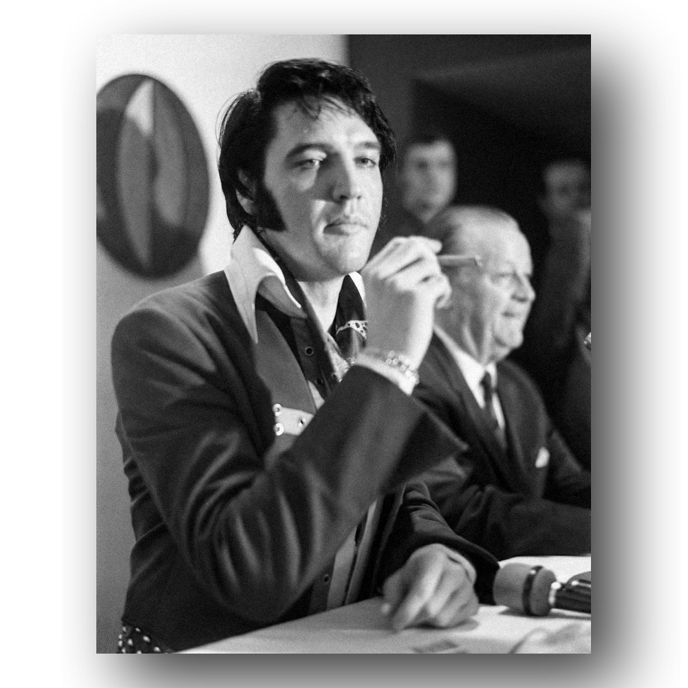 Elvis Presley Photo 8x10 1970 Houston Astrodome Press Conference Music Legend Elvis Presley Photo 8x10 1970 Houston Astrodome Press Conference Music Legend