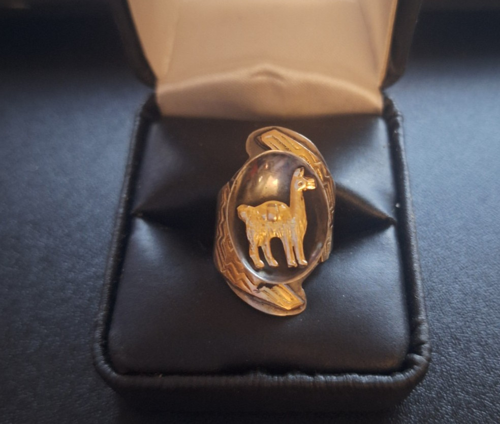 Vintage Peruvian Artisan Sterling Silver Ring - Raised 18K yellow gold Alpaca Vintage Peruvian Artisan Sterling Silver Ring - Raised 18K yellow gold Alpaca