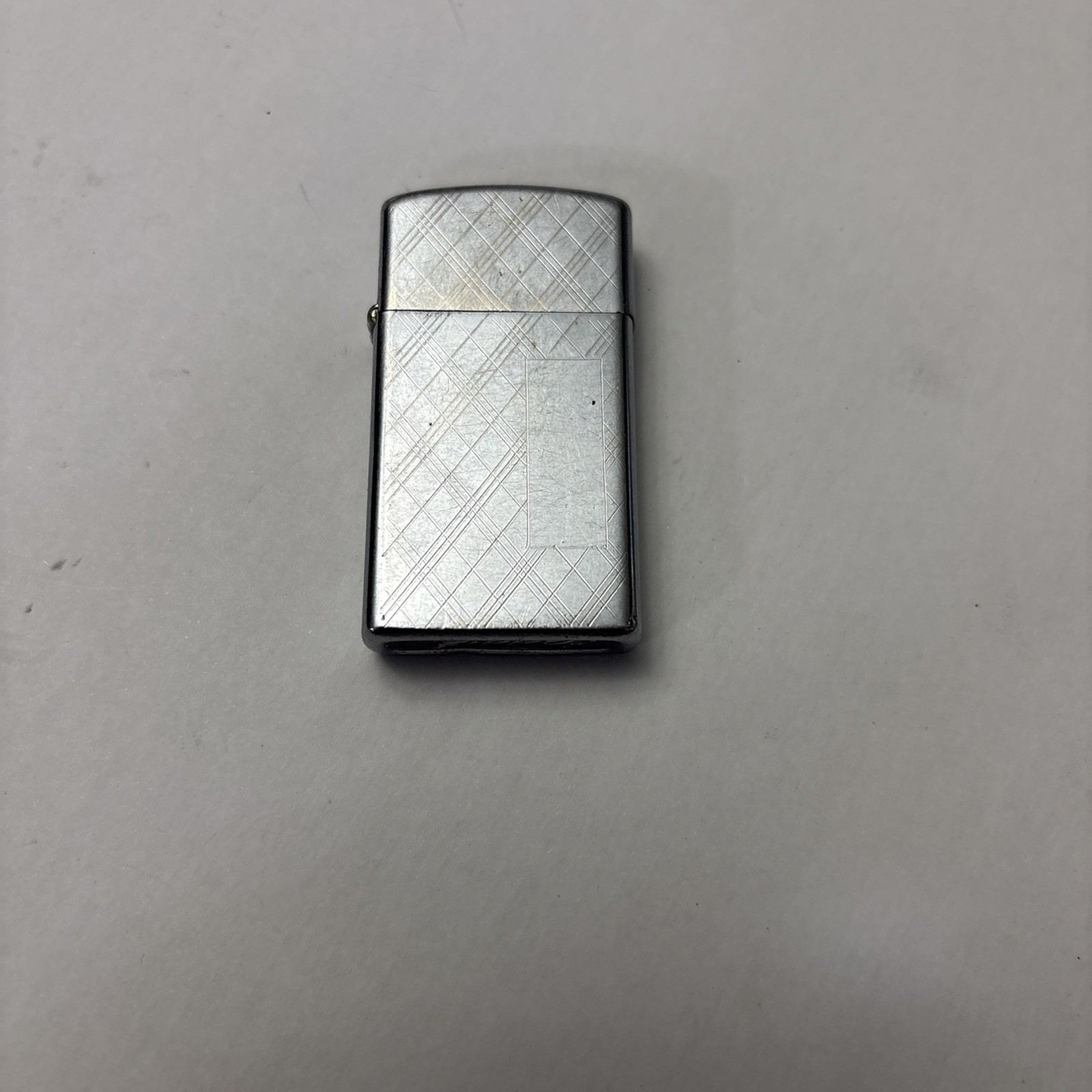Vintage 1972 Slim Flat Bottom Engravable Plaid Pattern Zippo Lighter( Need Flint Vintage 1972 Slim Flat Bottom Engravable Plaid Pattern Zippo Lighter( Need Flint