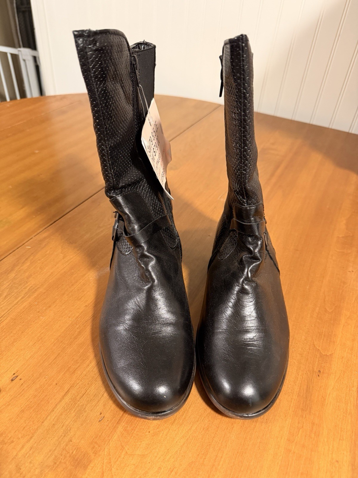Women’s Wide Width Hitchcock Sami Boot Size 8.5 2E Black