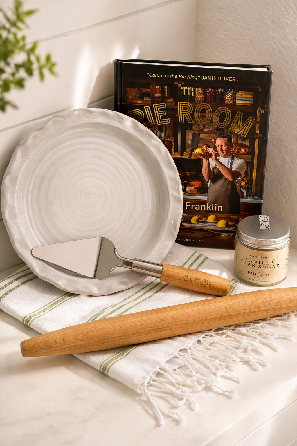 The Stoneware Pie Dish Gift Set: Elevated Baking, Thoughtfully Curated