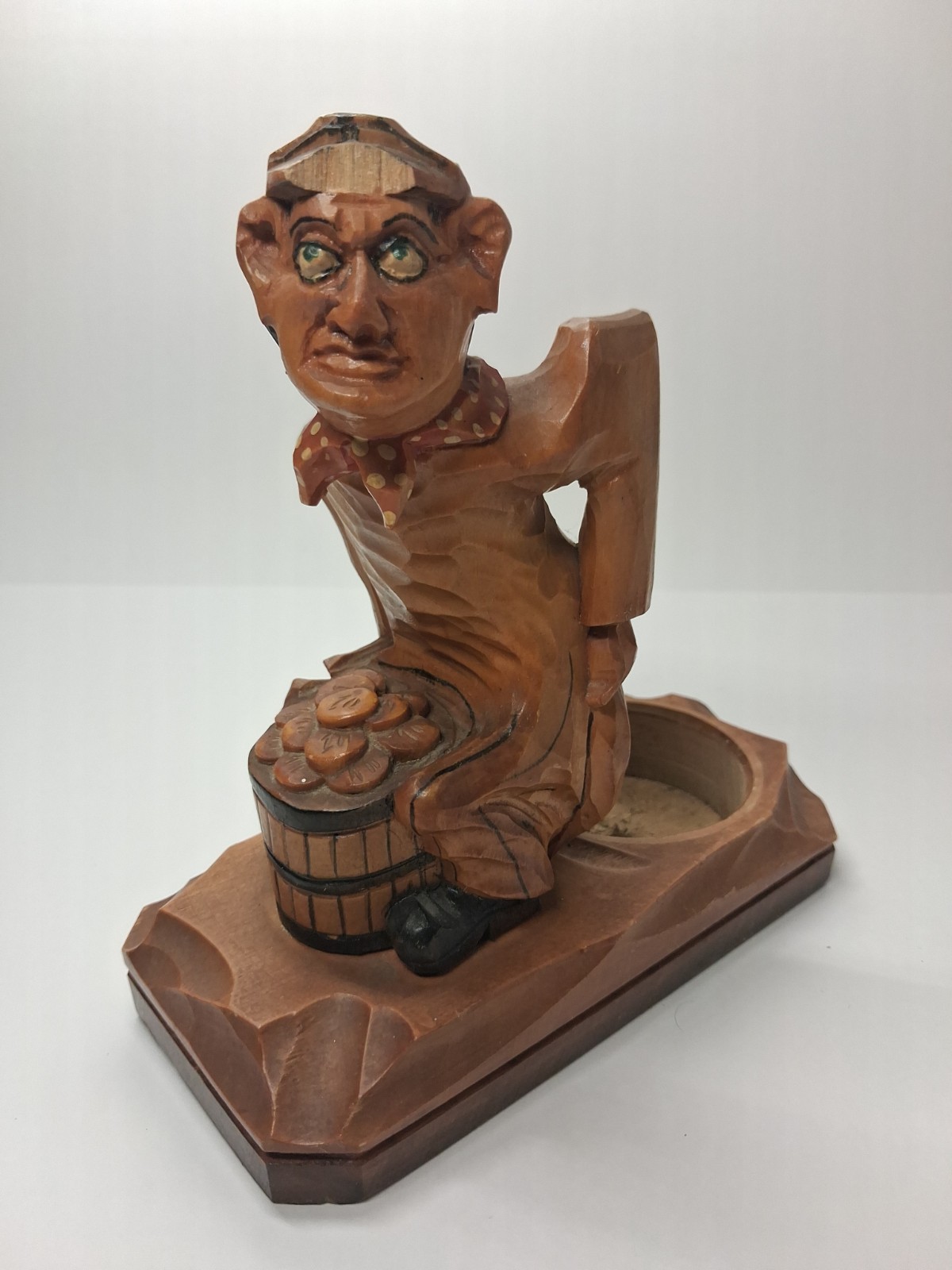 Vtg Wood Carved Art Figural Man Coin Ashtray Money Crapper Tray Novelty Folk Art Vtg Wood Carved Art Figural Man Coin Ashtray Money Crapper Tray Novelty Folk Art