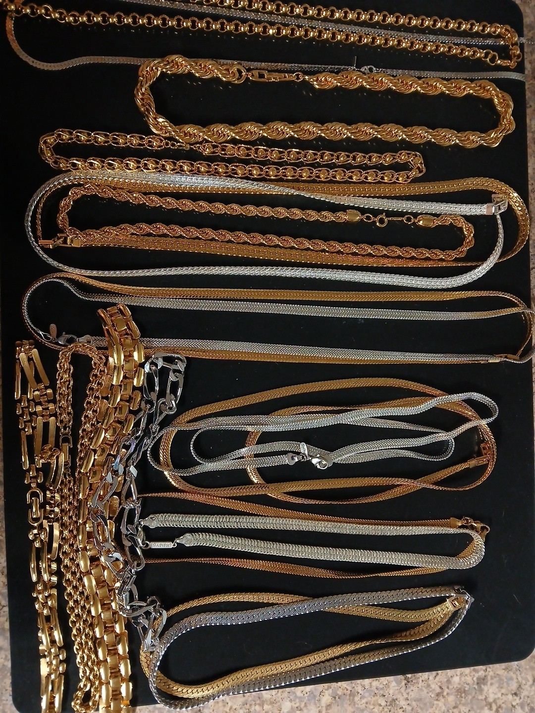 Vintage Necklace Lot of 20 Signed Napier Gold Tone Herringbone Rope Chain Monet Vintage Necklace Lot of 20 Signed Napier Gold Tone Herringbone Rope Chain Monet