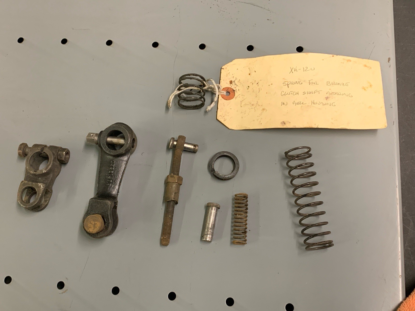 ORIGINAL JAGUAR XK120 GEARBOX CLUTCH RELEASE LEVER FOR ROD AND OTHER ASSORTMENT ORIGINAL JAGUAR XK120 GEARBOX CLUTCH RELEASE LEVER FOR ROD AND OTHER ASSORTMENT