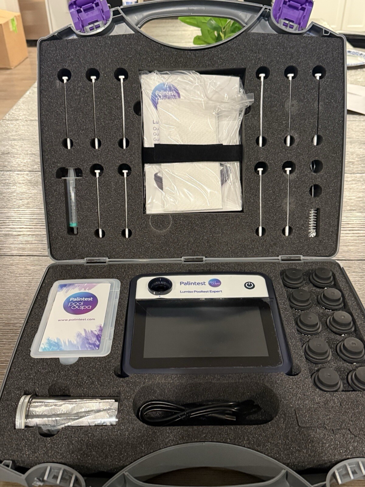 Palintest Lumiso Pooltest Expert – Your Ultimate Pool Water Testing Solution