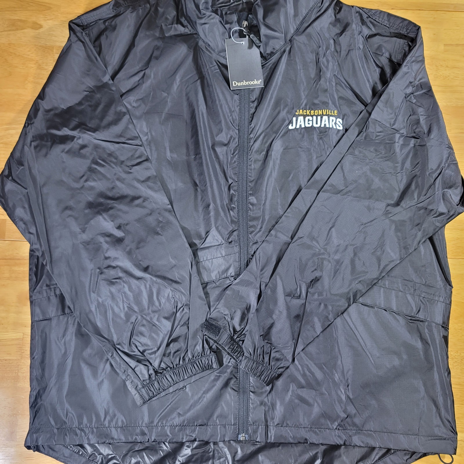 Dunbrooke Jacksonville Jaguars NFL Full-Zip Windbreaker W/Hoodie Size 4XL BK NEW Dunbrooke Jacksonville Jaguars NFL Full-Zip Windbreaker W/Hoodie Size 4XL BK NEW