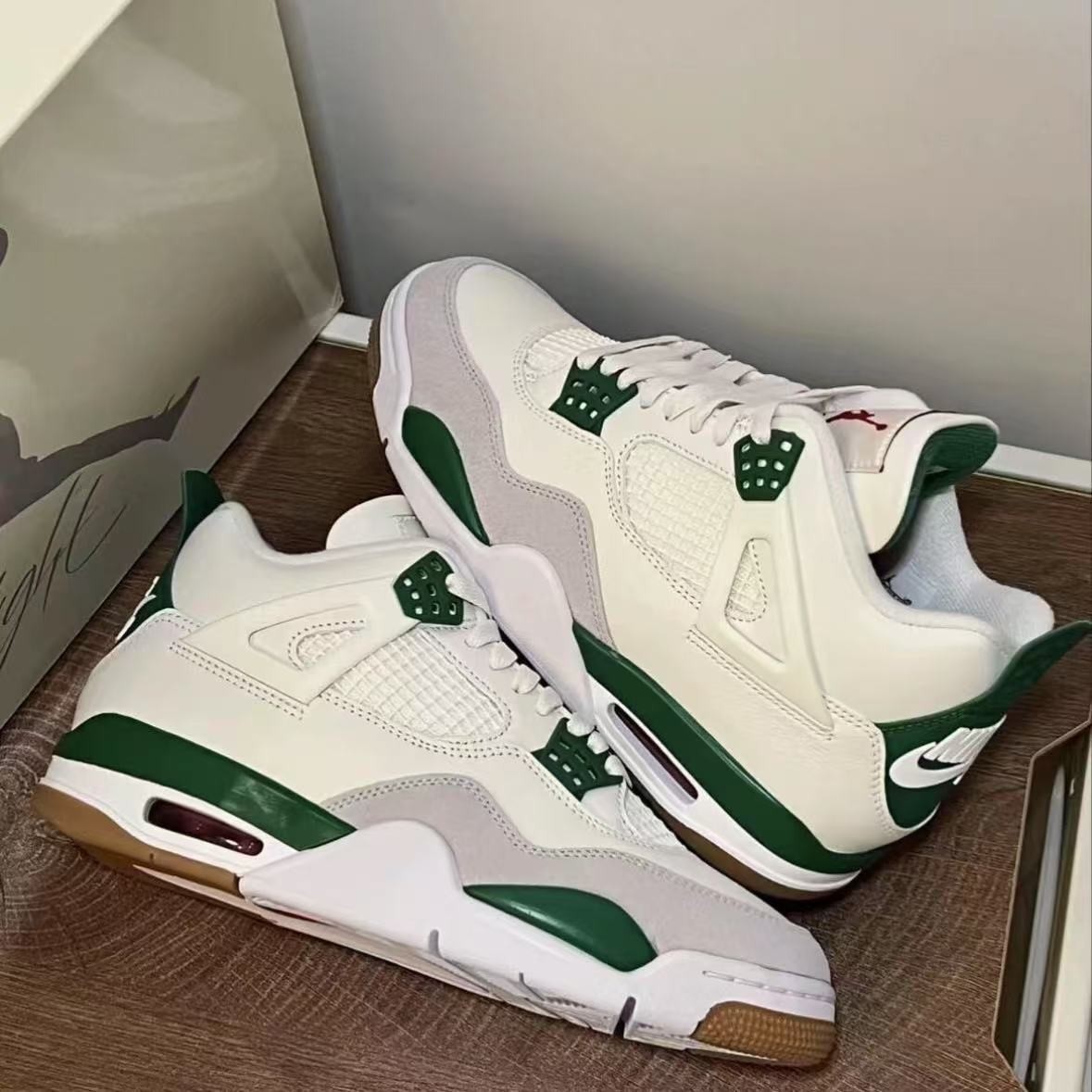 Nike SB x Jordan Air Jordan 4 Nike SB x Jordan Air Jordan 4
