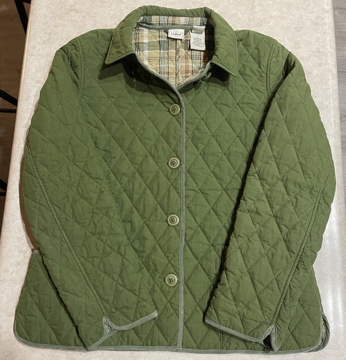 L.L. Bean Women’s Army Green Cotton Quilted Button Up Plaid Lined Jacket Size M L.L. Bean Women’s Army Green Cotton Quilted Button Up Plaid Lined Jacket Size M