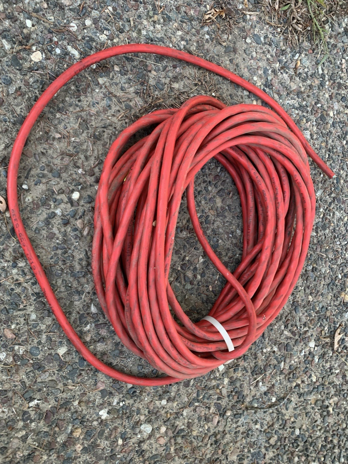 70 Ft. 12/3 SJTW High-Visibility Outdoor Heavy-Duty Cable 70 Ft. 12/3 SJTW High-Visibility Outdoor Heavy-Duty Cable
