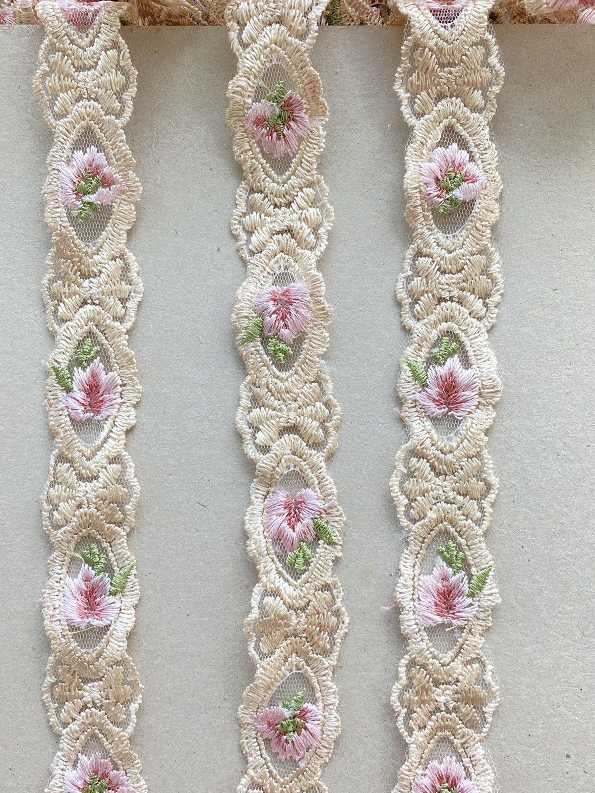 2 Yards Multicolor Floral Embroidered Border Trim/Sewing/Crafts/Bridal/1\