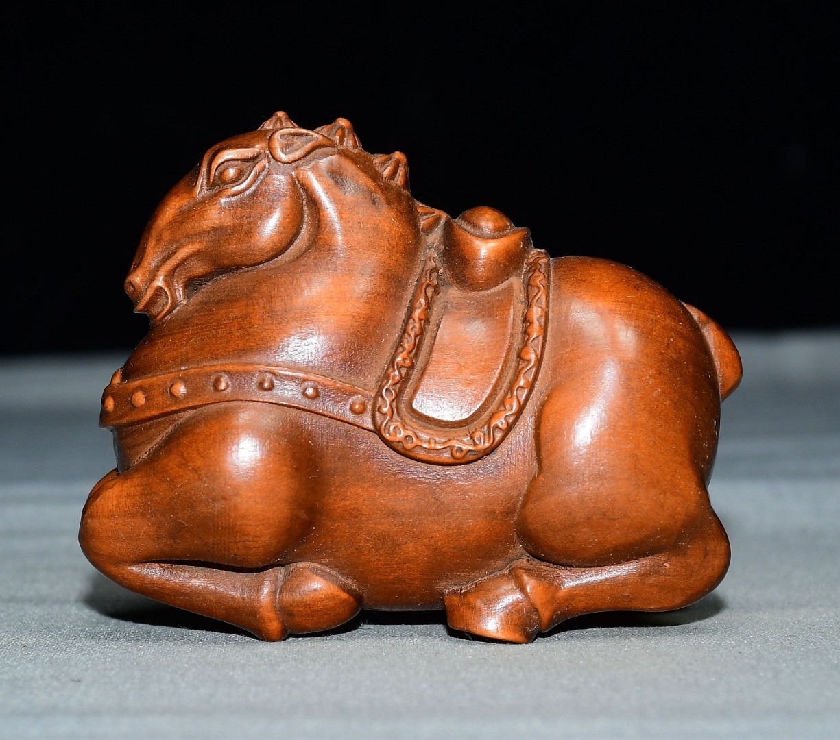 Fine small-leaf boxwood Tang horse figurine