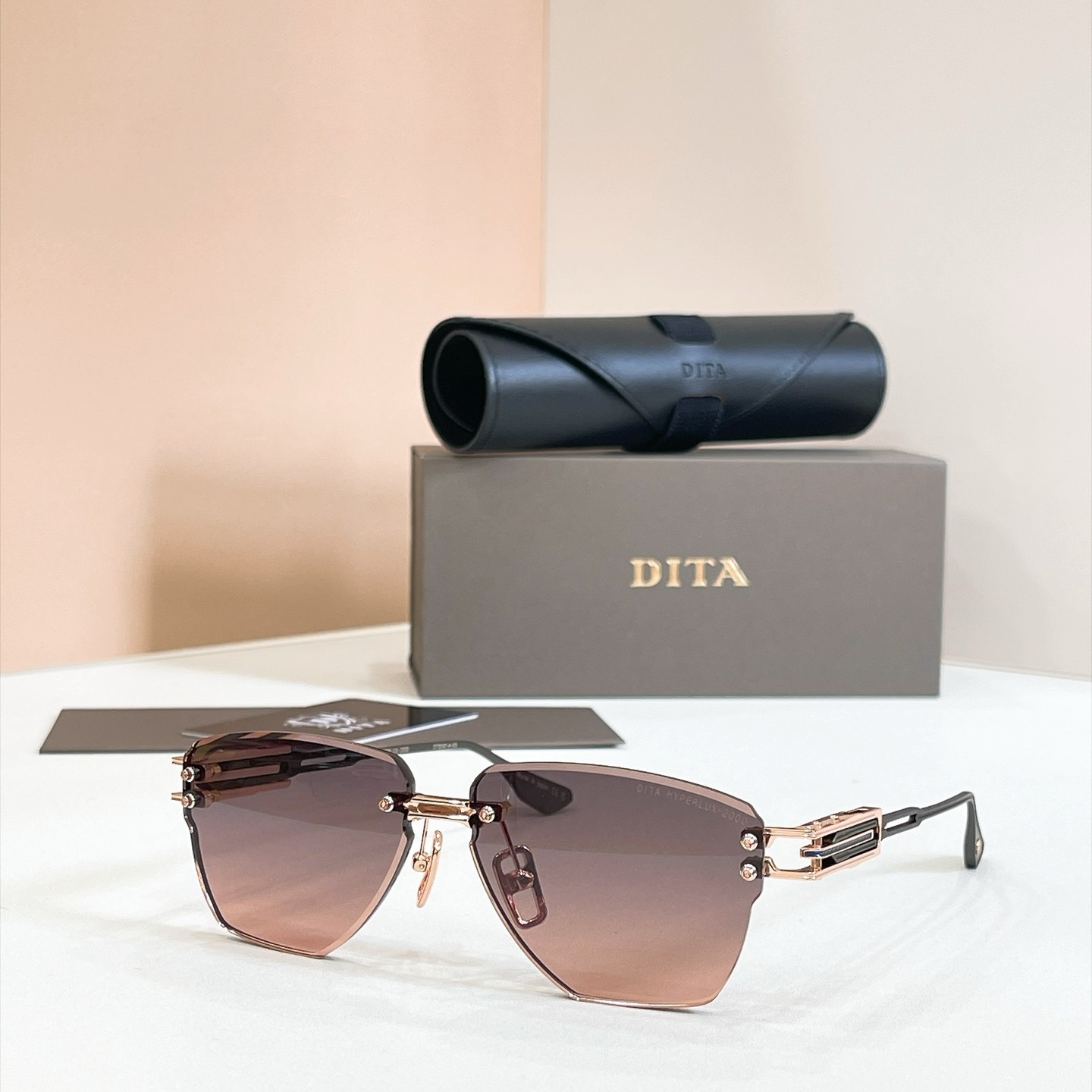 DITA HYPERLUX-2000 Rose Gold Rimless Sunglasses Brown Gradient Lens 58-13-137 DITA HYPERLUX-2000 Rose Gold Rimless Sunglasses Brown Gradient Lens 58-13-137