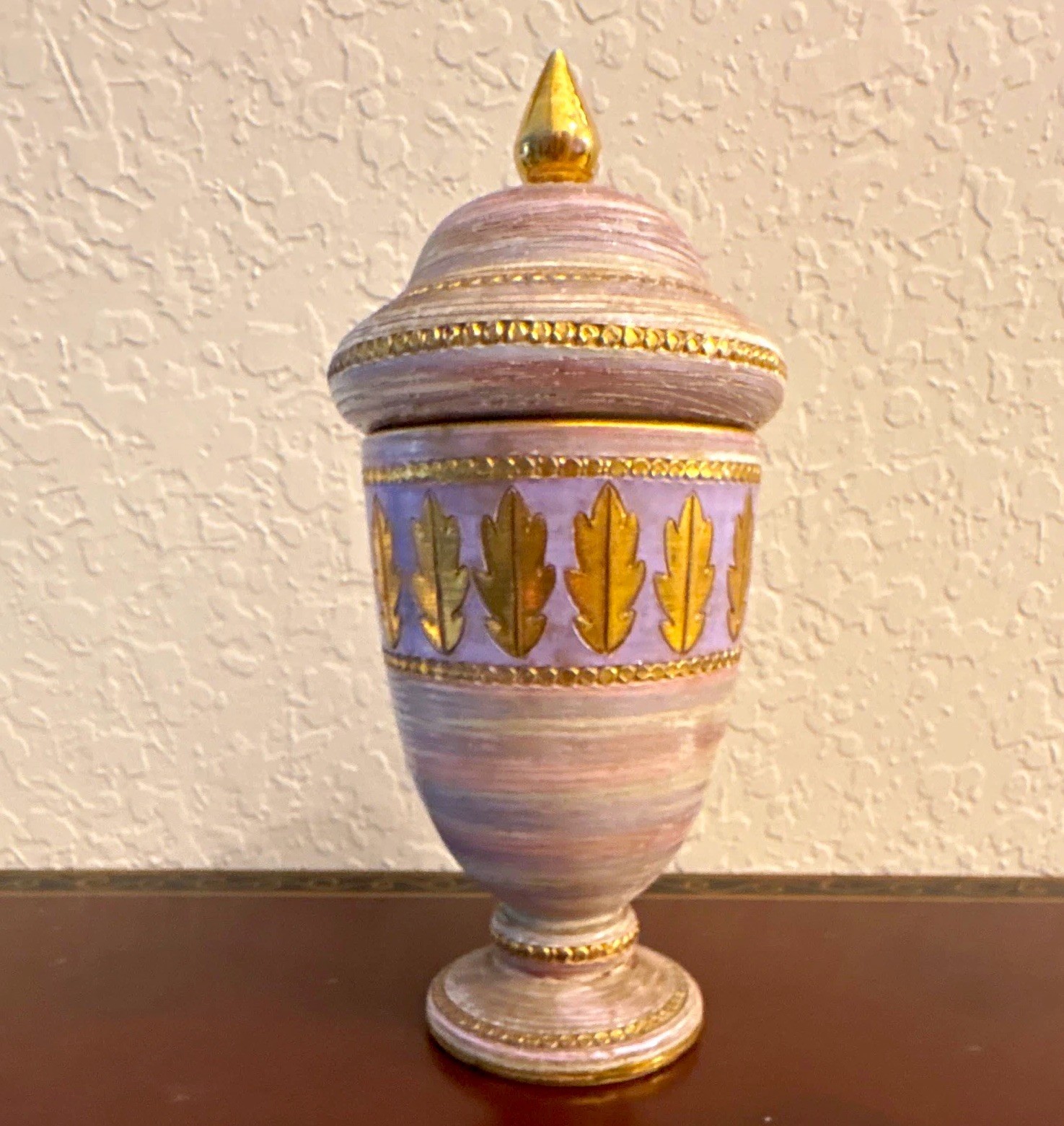 Vintage Antique Hand Made in Italy Lavender & Gold Leaf Florentine Urn Jar Vintage Antique Hand Made in Italy Lavender & Gold Leaf Florentine Urn Jar