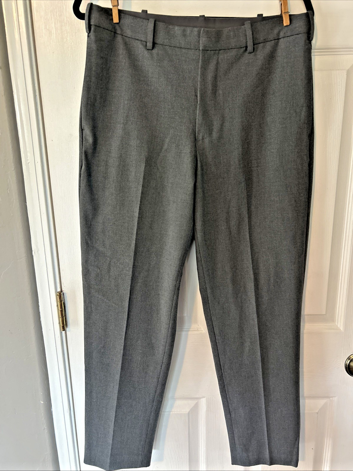 Uniqlo Men\'s Smart Ankle Gray Dress Career Pants Gray Size Waist 30-33