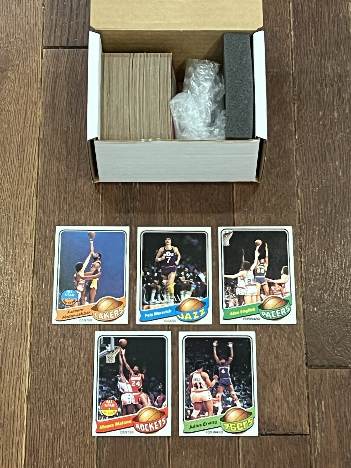 1979-80 Topps Basketball Complete Set 1-132 NM-MT Jabbar Maravich English RC 1979-80 Topps Basketball Complete Set 1-132 NM-MT Jabbar Maravich English RC