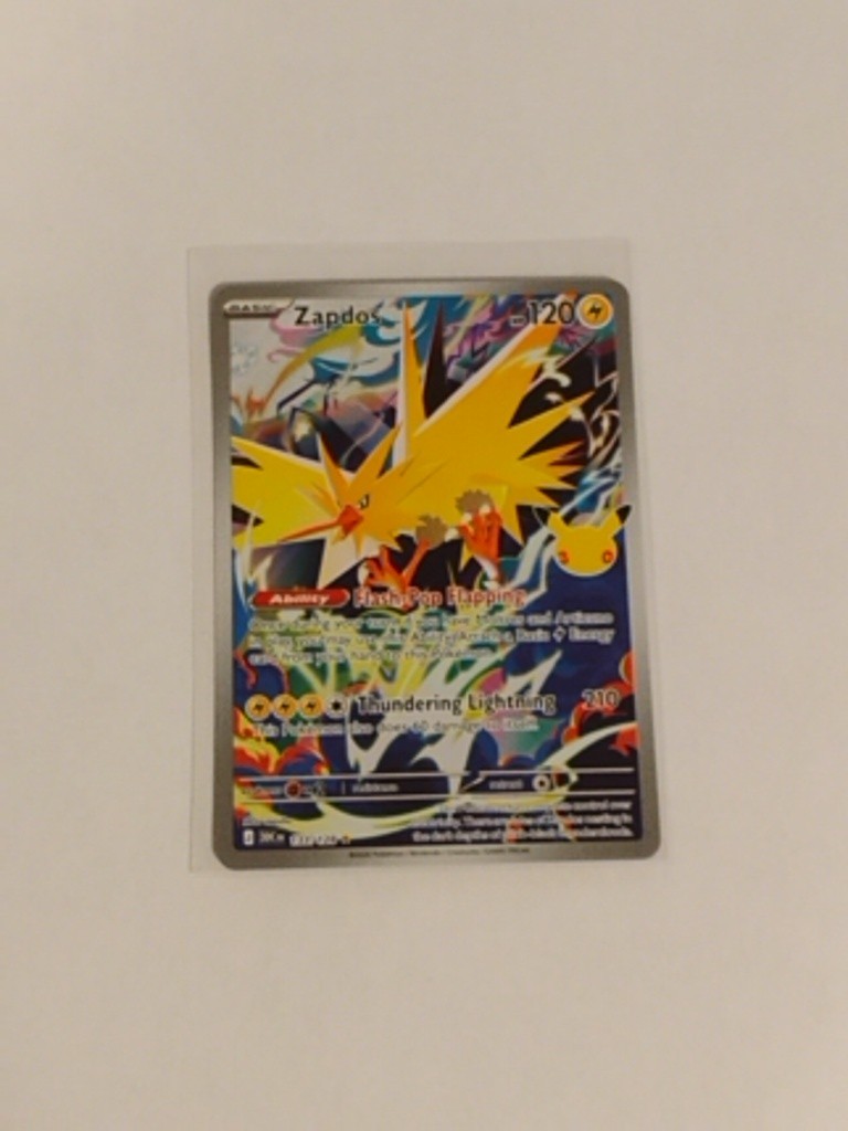 Pokémon TCG 30th Celebration Zapdos 133/128 Illustration Rare Pokémon TCG 30th Celebration Zapdos 133/128 Illustration Rare