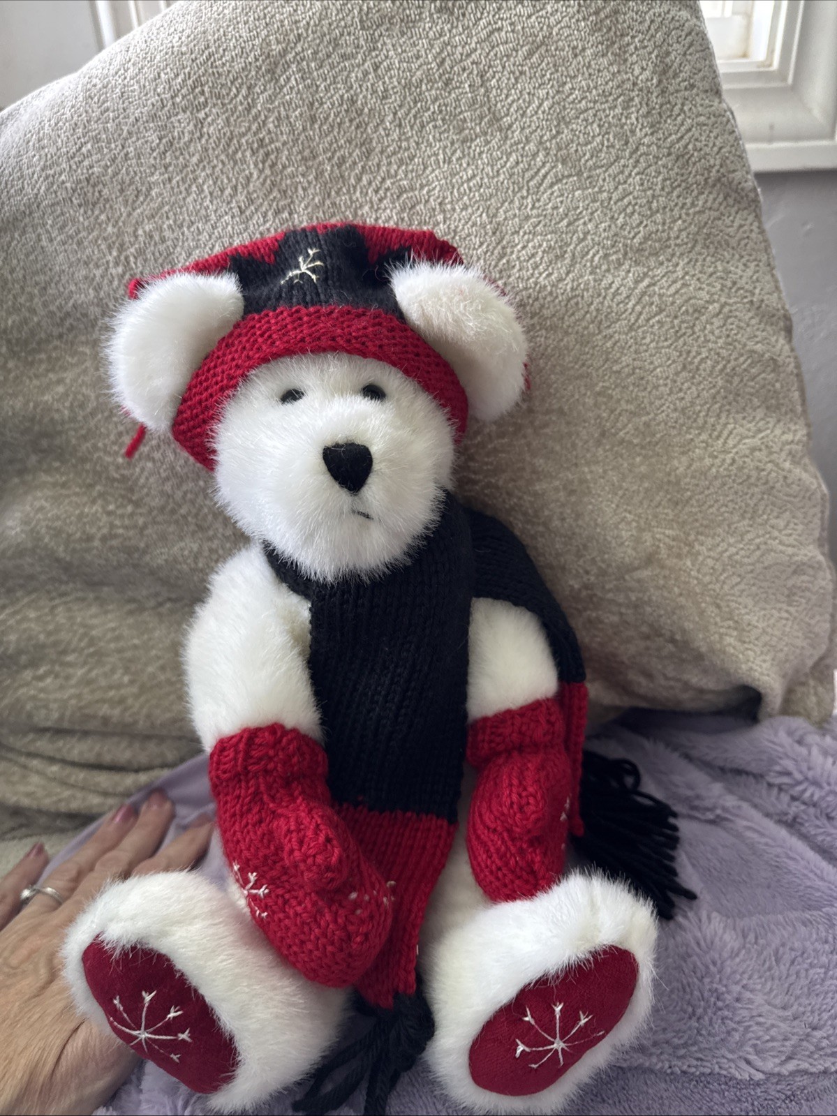 Boyds Bears Polar Red & Black Scarf Snowflake Archive Collection Plush Rare Boyds Bears Polar Red & Black Scarf Snowflake Archive Collection Plush Rare