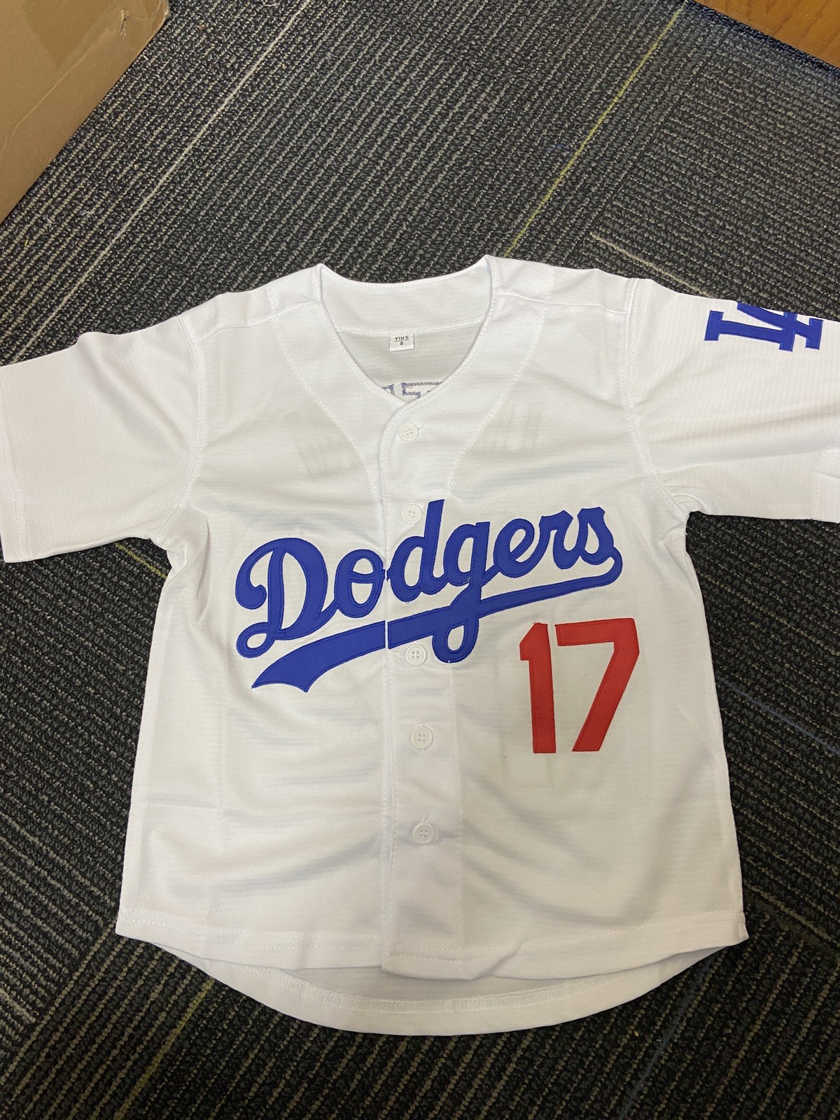 DODGERS JERSEY SHIRT #17 OHTANi KIDS ’ SIZE 10/12 *BRAND NEW* DODGERS JERSEY SHIRT #17 OHTANi KIDS ’ SIZE 10/12 *BRAND NEW*