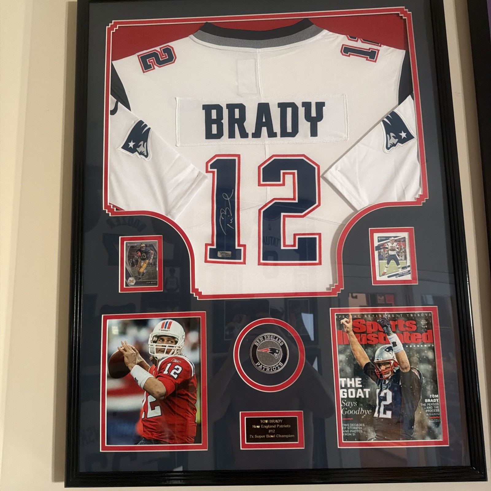 TOM BRADY Signed Framed Jersey Authenticated + COA New England Patriots TOM BRADY Signed Framed Jersey Authenticated + COA New England Patriots