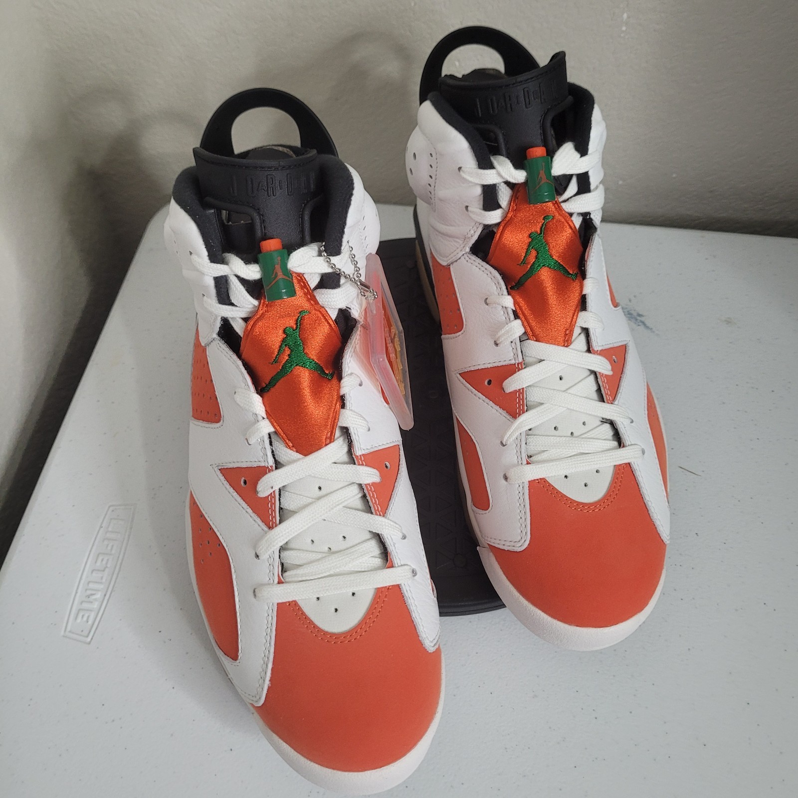 Nike Air Jordan 6 VI size 11 Retro Gatorade 384664-145 Orange white mid-top Men Nike Air Jordan 6 VI size 11 Retro Gatorade 384664-145 Orange white mid-top Men