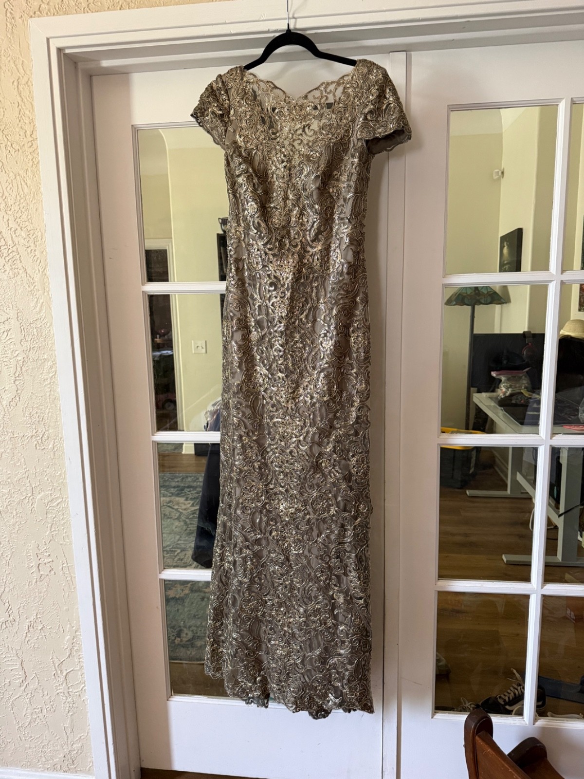 Tadashi Shoji Dusen Gown Size 6 Smoke Pearl Gold Embroidered Tulle Formal Dress Tadashi Shoji Dusen Gown Size 6 Smoke Pearl Gold Embroidered Tulle Formal Dress