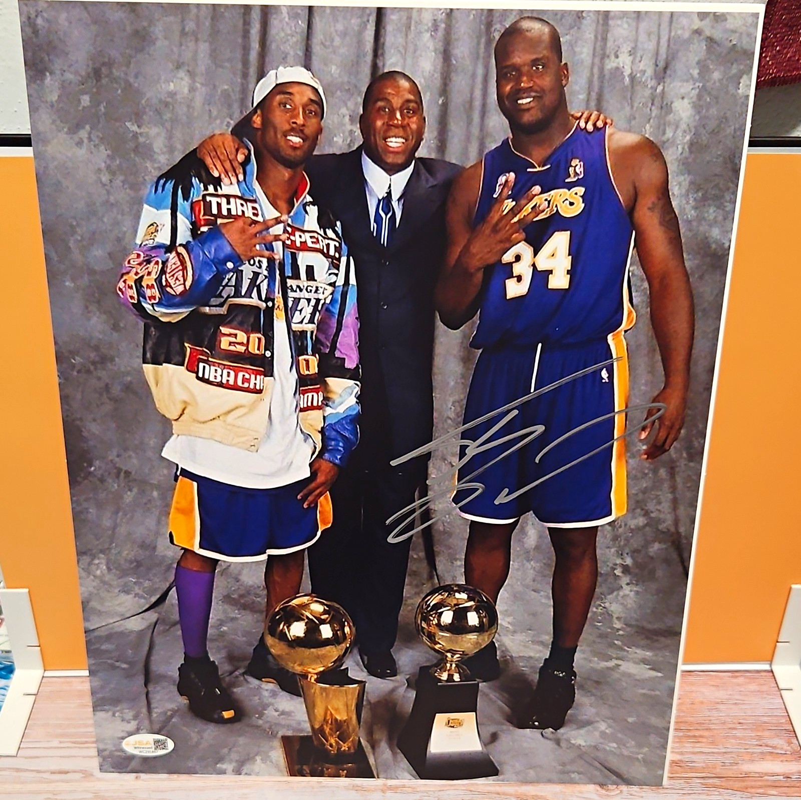 Shaquille O\'Neal Signed Lakers 11x14 Photo (JSA) Featues Kobe and Magic Johnson
