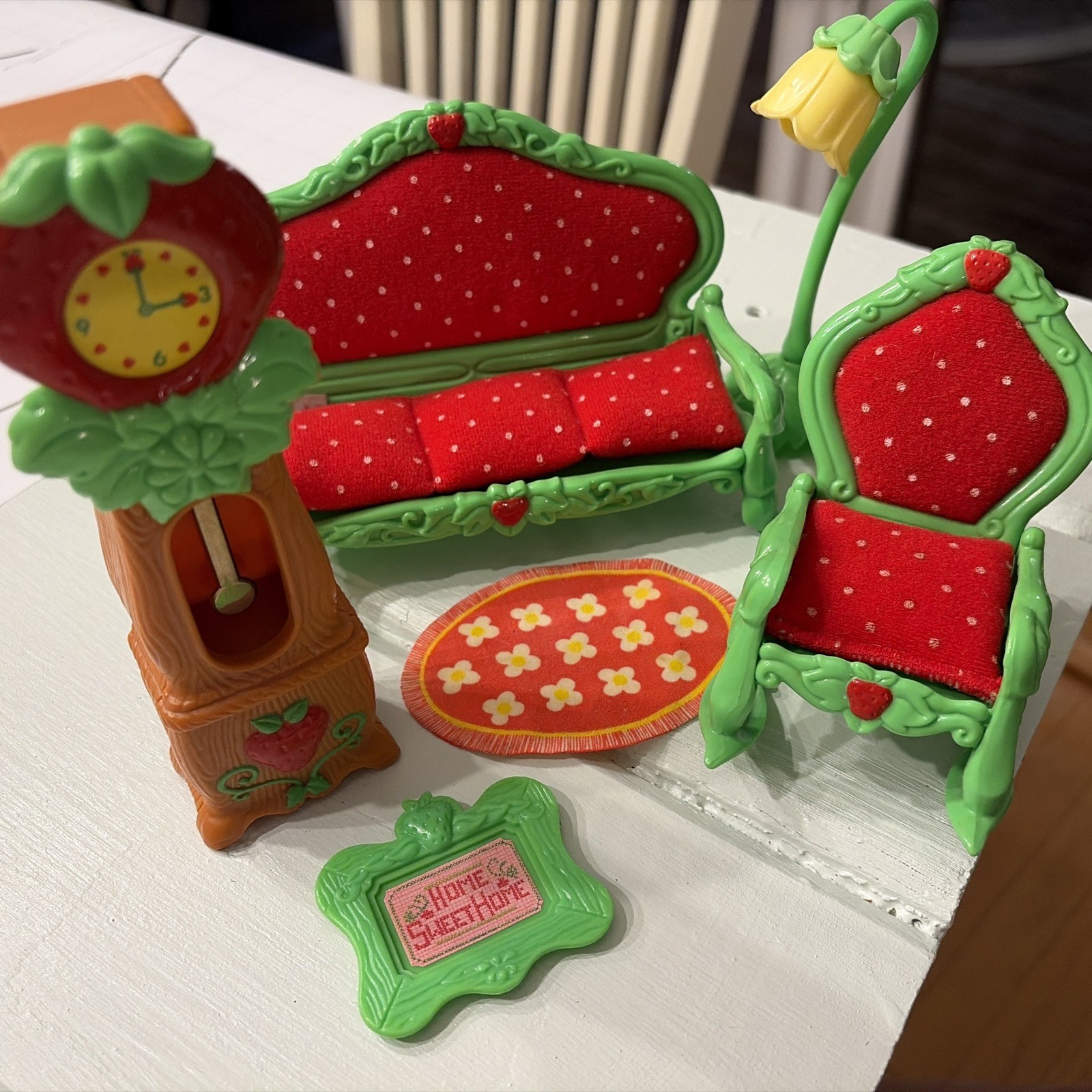 Vintage 1983 Strawberry Shortcake Berry Happy Home Living Room Set Vintage 1983 Strawberry Shortcake Berry Happy Home Living Room Set