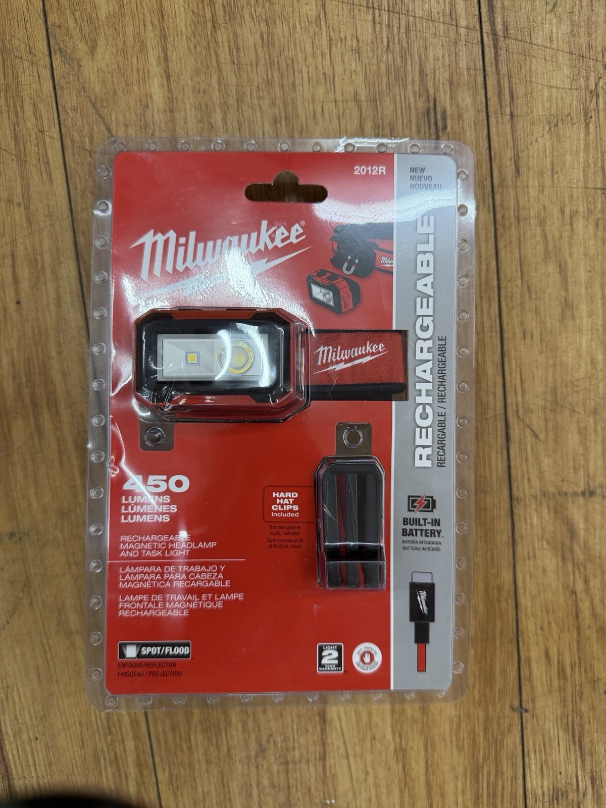 Milwaukee 2012R 450 lm Rechargeable Magnetic Headlamp - Red (2012R) Milwaukee 2012R 450 lm Rechargeable Magnetic Headlamp - Red (2012R)