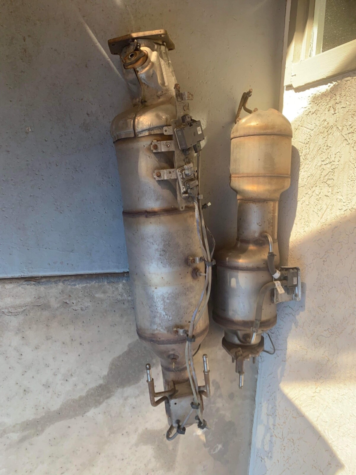 CATALYTIC CONVERTER**ALMOST BRAND NEW**GREAT CONDITION**FOR TRUCKS** CATALYTIC CONVERTER**ALMOST BRAND NEW**GREAT CONDITION**FOR TRUCKS**