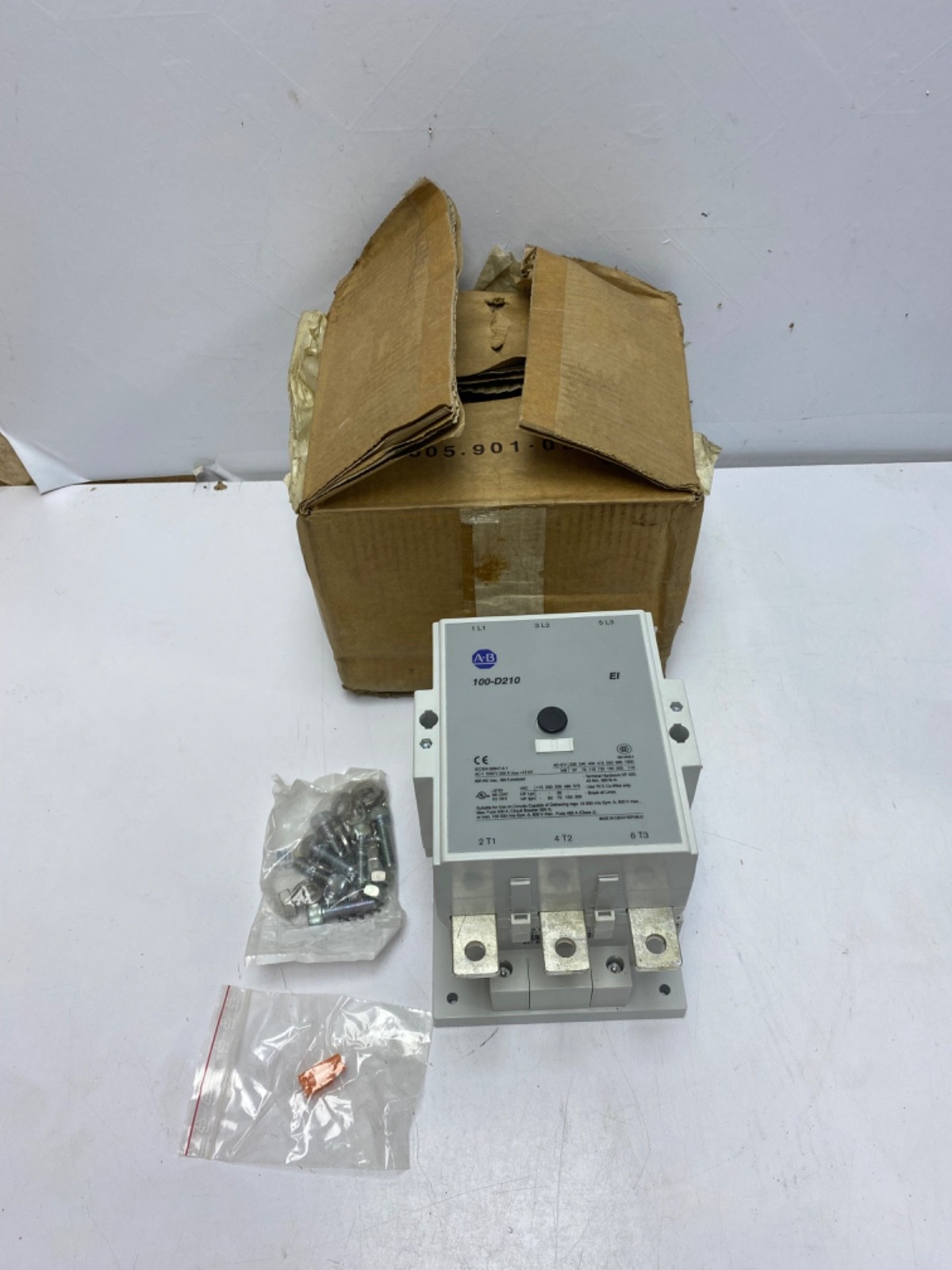 ALLEN BRADLEY 100-D210 / D210EA11 CONTACTOR 