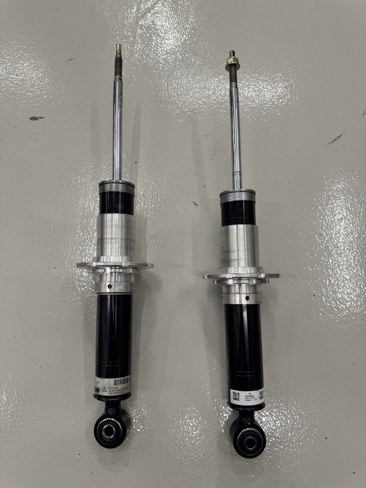 2008-2013 Ferrari California Rear Shocks Shock Absorbers 2008-2013 Ferrari California Rear Shocks Shock Absorbers