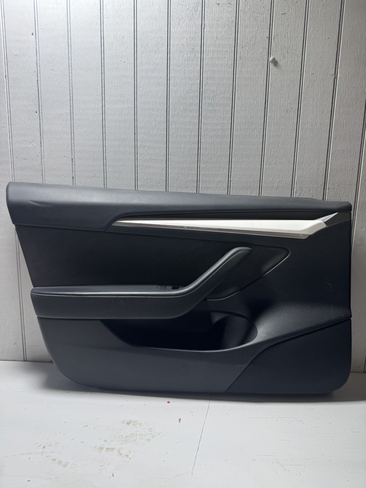 2021-2023 TESLA 3 FRONT LEFT DRIVER SIDE INTERIOR DOOR TRIM PANEL BLACK OEM 2021-2023 TESLA 3 FRONT LEFT DRIVER SIDE INTERIOR DOOR TRIM PANEL BLACK OEM