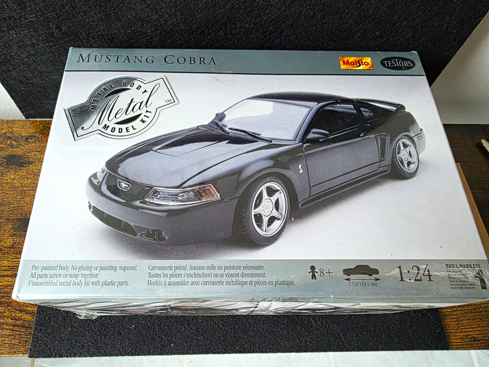 Maisto Testors Metal Body Model Kit Ford Mustang Cobra 1:24 Scale