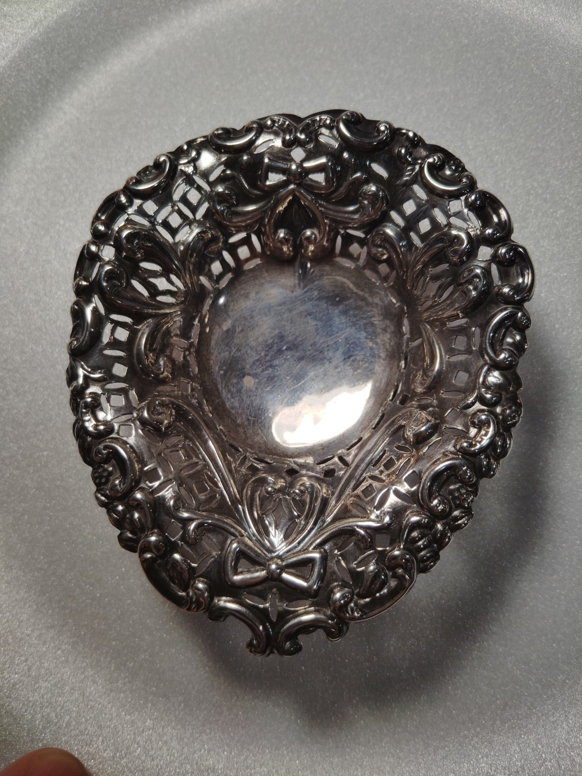 Antique Sterling Silver Pierced Heart Dish 31 Grams Antique Sterling Silver Pierced Heart Dish 31 Grams